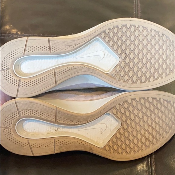 Running shoes - Picture 4 of 5